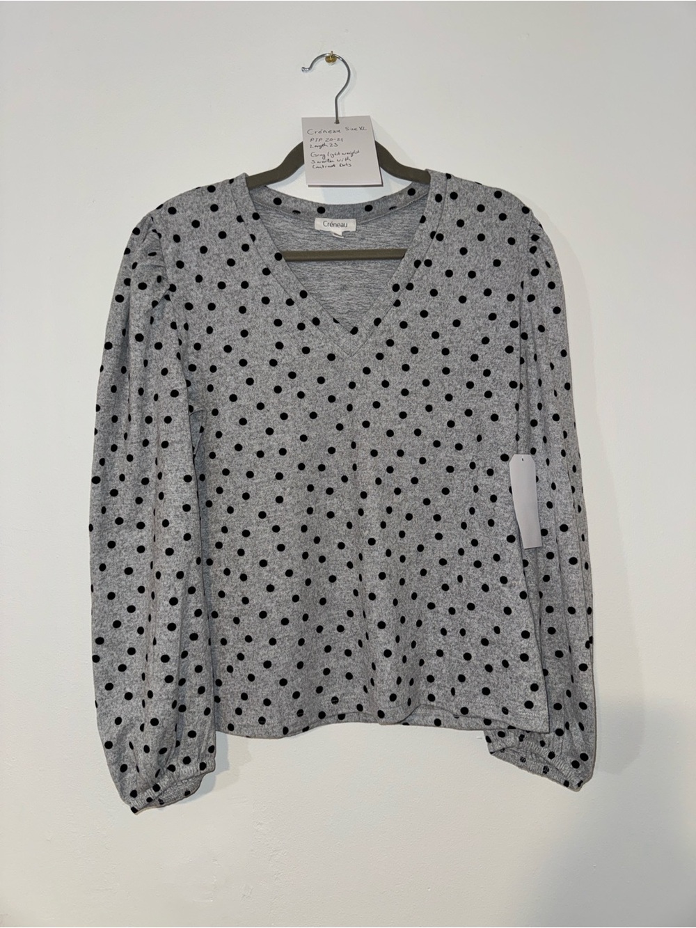 Gray Polka Dot V‑Neck Long Sleeve Top, Size XL